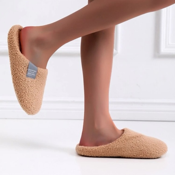 🔸 Amazon 🔸 brown sherpa slippers - Picture 2 of 8